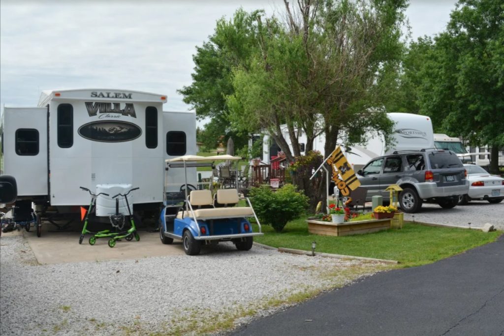 Golf Cart rentals - Mark Twain Lake Jellystone Park in Monroe City, MO, has tent camping to premium pull-thru RV campsites for families and groups.